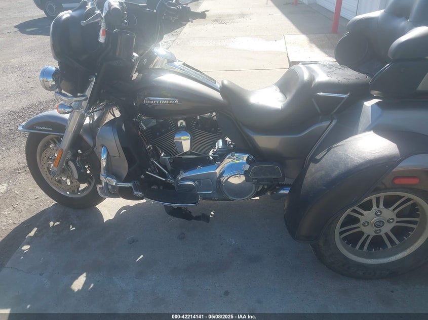 2016 Harley-davidson Flhtcutg VIN 1HD1MAL10GB851201 IAAI salvage auction — WATER/FLOOD, Salvage Title, sold $7,600 on 2026-08-05 (photo 9)