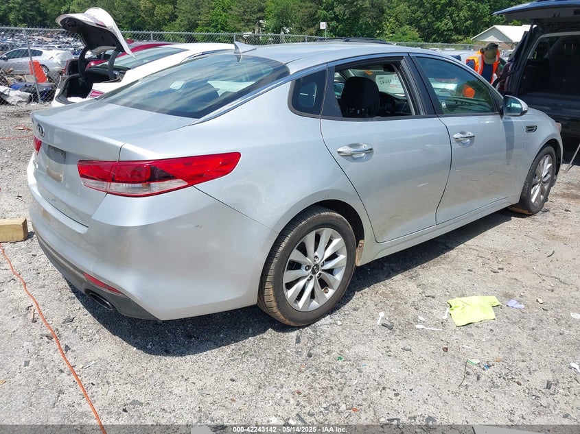 2017 Kia Optima VIN 5XXGT4L31HG148350 IAAI salvage auction — THEFT, Salvage Title, sold $25 on 2026-07-22 (photo 4)
