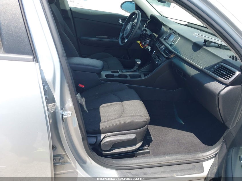 2017 Kia Optima VIN 5XXGT4L31HG148350 IAAI salvage auction — THEFT, Salvage Title, sold $25 on 2026-07-22 (photo 5)