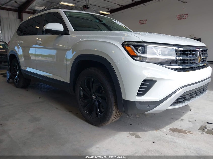 2023 Volkswagen Atlas VIN 1V2WR2CA4PC555542 — IAAI salvage auction photo