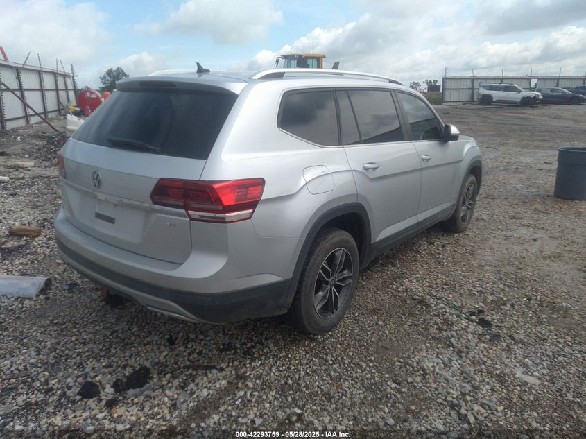 2018 Volkswagen Atlas VIN 1V2CR2CA7JC558459 IAAI salvage auction — STORM DAMAGE, Salvage Title, sold $3,325 on 2026-07-09 (photo 4)