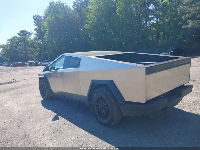 2025 Tesla Cybertruck VIN 7G2CEHED6SA066009 IAAI salvage auction — FRONT END, Original (West Virginia), sold $36,250 on 2026-07-31 (photo 3)