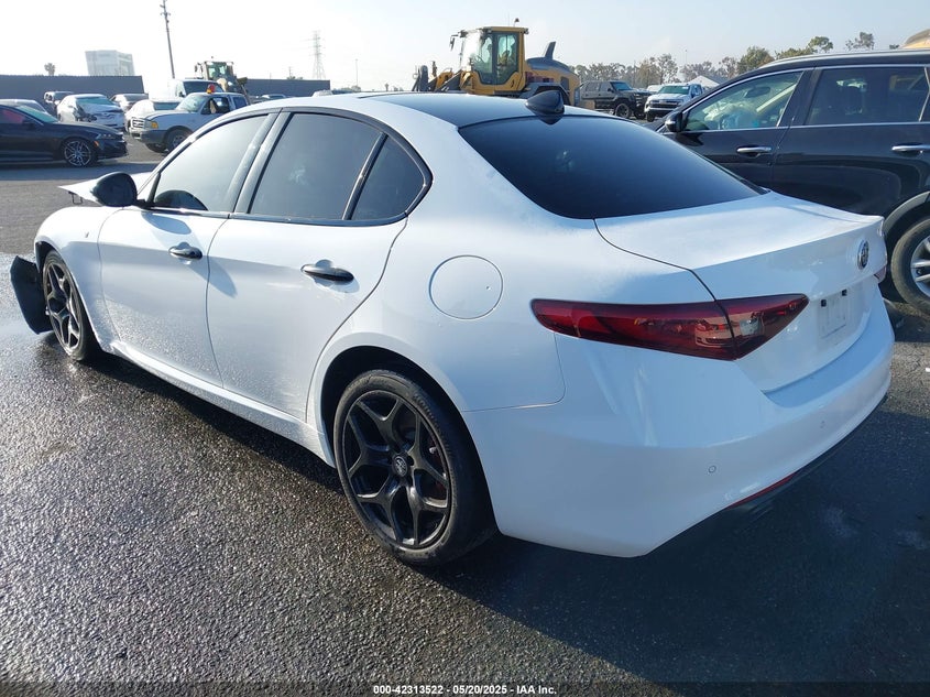 2022 Alfa romeo Giulia VIN ZARFAMBN9N7660565 IAAI salvage auction — FRONT END, Salvage Title, sold $1,300 on 2026-09-17 (photo 3)