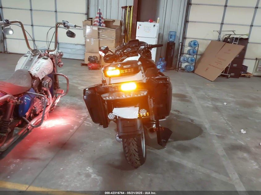 2016 BMW R1200 VIN WB10A1308GZ195587 IAAI salvage auction — LEFT & RIGHT, Salvage (California), sold $600 on 2026-07-30 (photo 6)