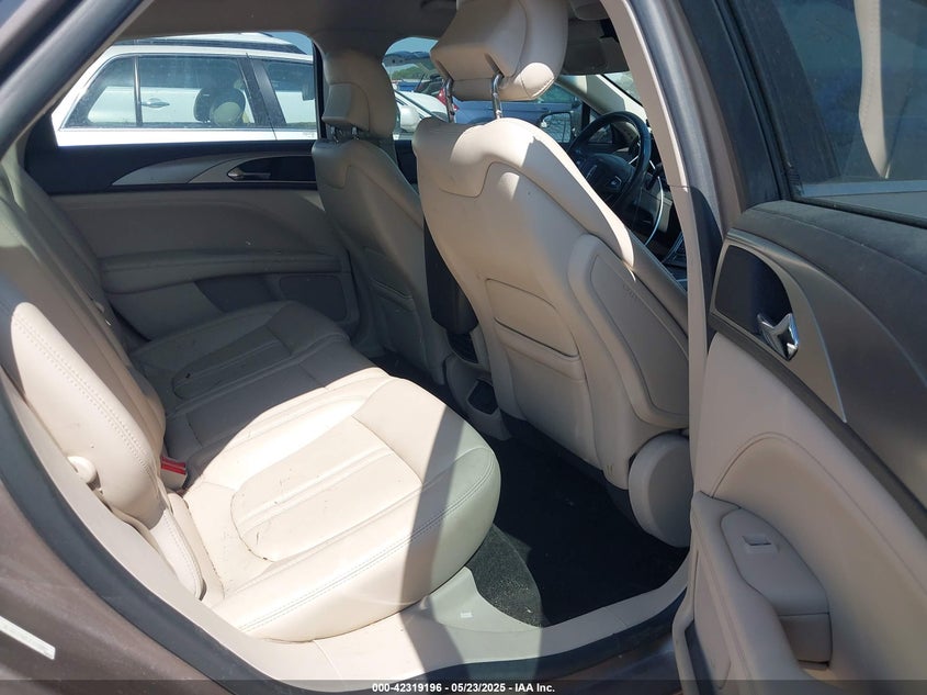 2018 Lincoln Mkz hybrid VIN 3LN6L5KU7JR605287 IAAI salvage auction — HAIL, Salvage Title, sold $3,700 on 2026-07-21 (photo 8)