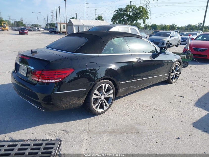 2014 Mercedes-benz E 350 VIN WDDKK5KF9EF233905 IAAI salvage auction — BIOHAZARD/CHEMICAL, Clear (Florida), sold $800 on 2026-07-20 (photo 4)