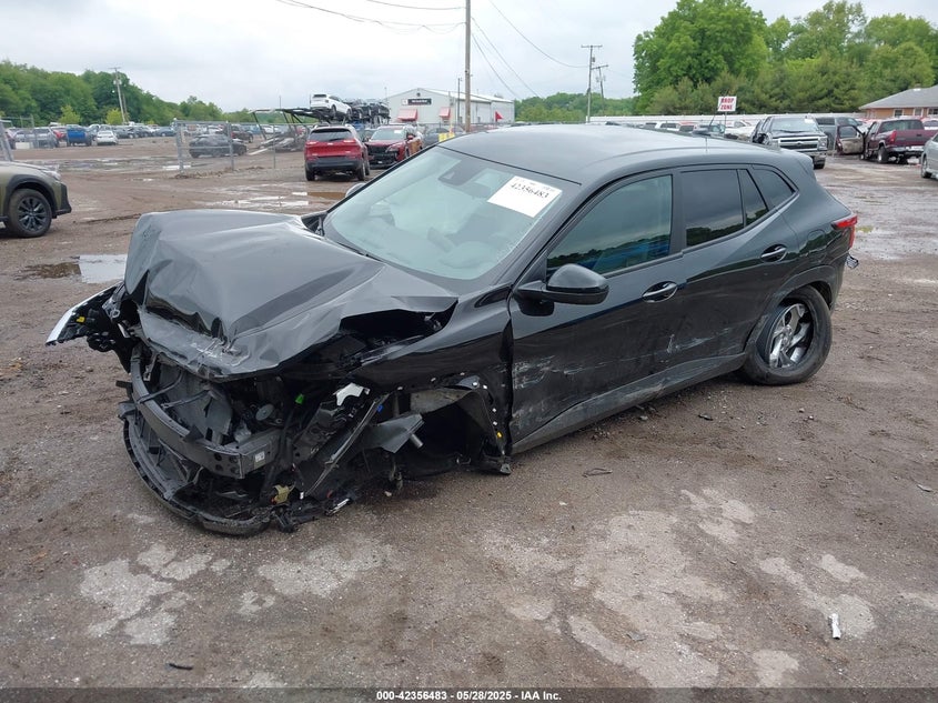 2025 Chevrolet Trax VIN KL77LFEP6SC193252 IAAI salvage auction — LEFT FRONT, Salvage (Indiana), sold $1,250 on 2026-07-28 (photo 2)