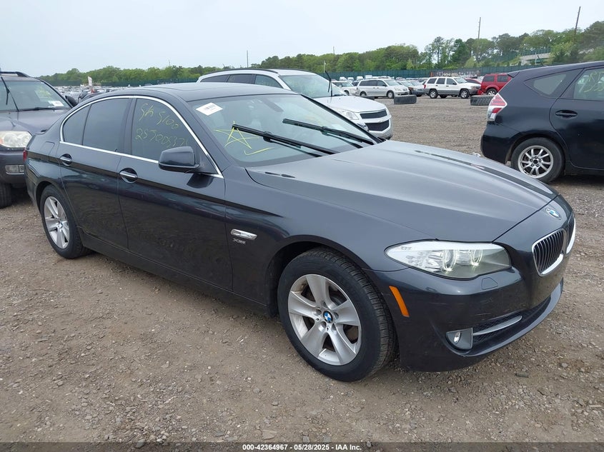 2012 BMW 528i VIN WBAXH5C53CDW07225 IAAI salvage auction — UNKNOWN, Salvage Title, sold $725 on 2026-07-07 (photo 1)