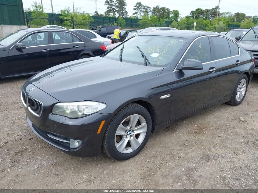 2012 BMW 528i VIN WBAXH5C53CDW07225 IAAI salvage auction — UNKNOWN, Salvage Title, sold $725 on 2026-07-07 (photo 2)