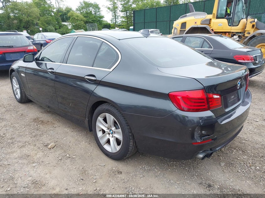 2012 BMW 528i VIN WBAXH5C53CDW07225 IAAI salvage auction — UNKNOWN, Salvage Title, sold $725 on 2026-07-07 (photo 3)
