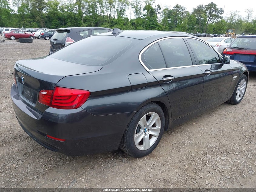 2012 BMW 528i VIN WBAXH5C53CDW07225 IAAI salvage auction — UNKNOWN, Salvage Title, sold $725 on 2026-07-07 (photo 4)