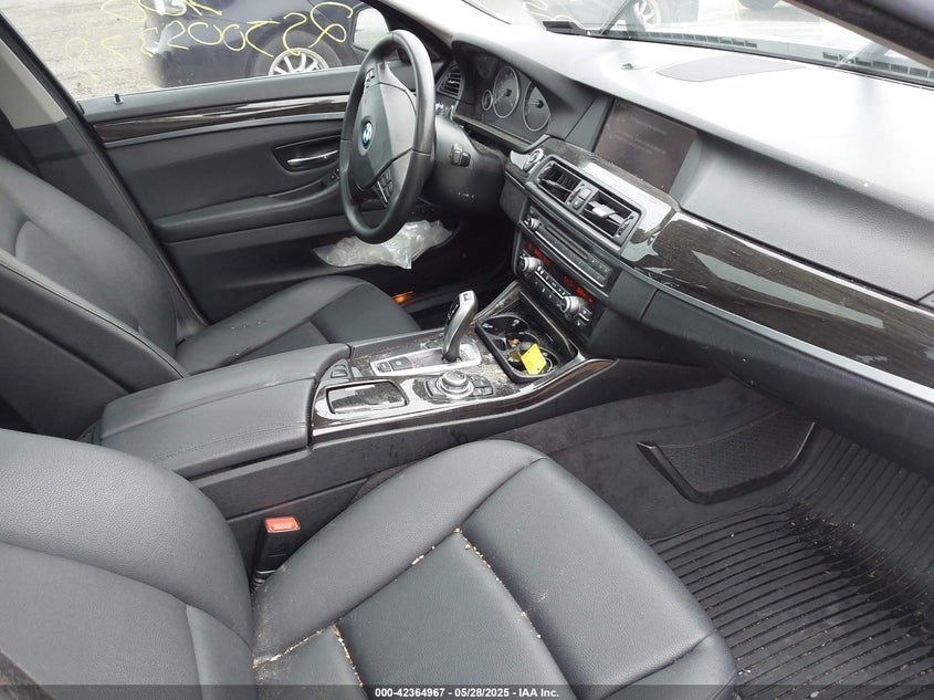 2012 BMW 528i VIN WBAXH5C53CDW07225 IAAI salvage auction — UNKNOWN, Salvage Title, sold $725 on 2026-07-07 (photo 5)