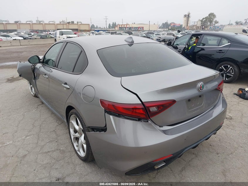 2019 Alfa romeo Giulia VIN ZARFAMBNXK7612360 IAAI salvage auction — FRONT & REAR, Salvage Title, sold $800 on 2026-07-15 (photo 3)