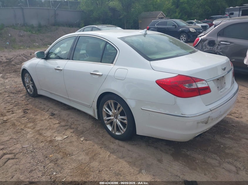 2012 Hyundai Genesis VIN KMHGC4DD5CU167103 IAAI salvage auction — FRONT & REAR, Clear (Wisconsin), sold $275 on 2026-07-15 (photo 3)
