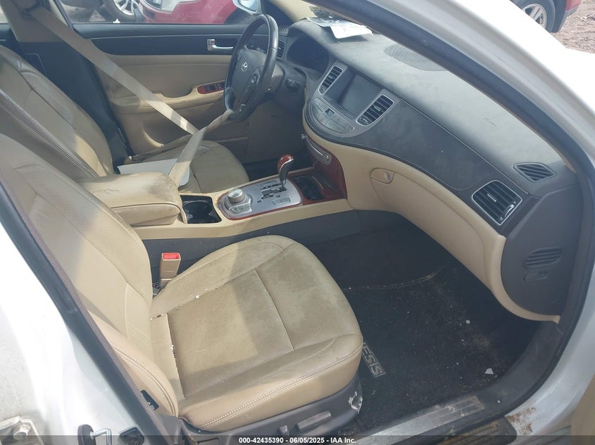 2012 Hyundai Genesis VIN KMHGC4DD5CU167103 IAAI salvage auction — FRONT & REAR, Clear (Wisconsin), sold $275 on 2026-07-15 (photo 5)