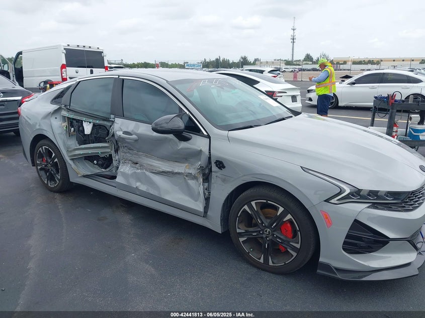 2024 Kia K5 VIN 5XXG64J25RG254240 IAAI salvage auction — SIDE, Salvage Title, sold $8,400 on 2026-08-20 (photo 6)