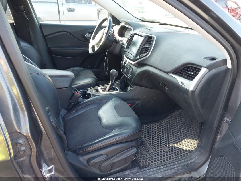 2015 Jeep Cherokee VIN 1C4PJMBS8FW735607 IAAI salvage auction — SIDE, Salvage (Montana), sold $1,500 on 2026-07-22 (photo 5)