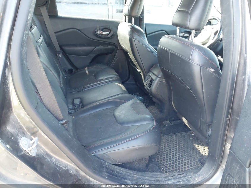 2015 Jeep Cherokee VIN 1C4PJMBS8FW735607 IAAI salvage auction — SIDE, Salvage (Montana), sold $1,500 on 2026-07-22 (photo 8)