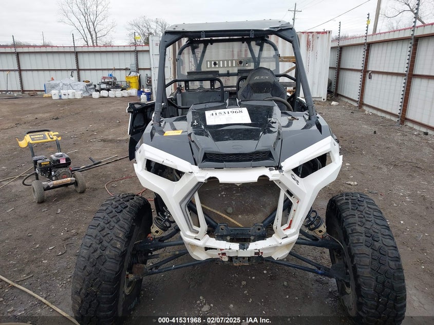 2016 Polaris RZR VIN 3NSVFE920GF464065 IAAI salvage auction — Side, Clear (Oklahoma), sold $1,650 on 2025-04-15 (photo 5)