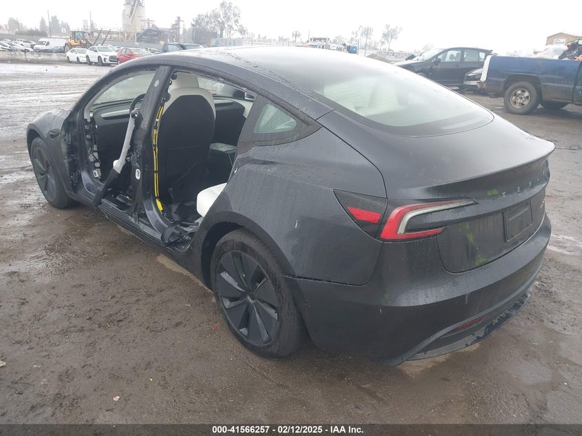2024 Tesla Model 3 VIN 5YJ3E1EB7RF814305 IAAI salvage auction — LEFT SIDE, Salvage Title, sold $13,800 on 2026-07-29 (photo 3)