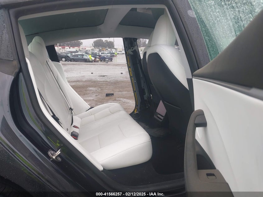 2024 Tesla Model 3 VIN 5YJ3E1EB7RF814305 IAAI salvage auction — LEFT SIDE, Salvage Title, sold $13,800 on 2026-07-29 (photo 8)
