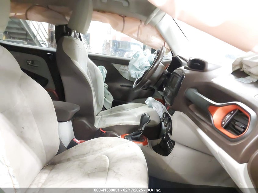2015 Jeep Renegade VIN ZACCJBBT9FPB79784 IAAI salvage auction — FRONT END, Salvage Title, sold $25 on 2026-08-21 (photo 5)