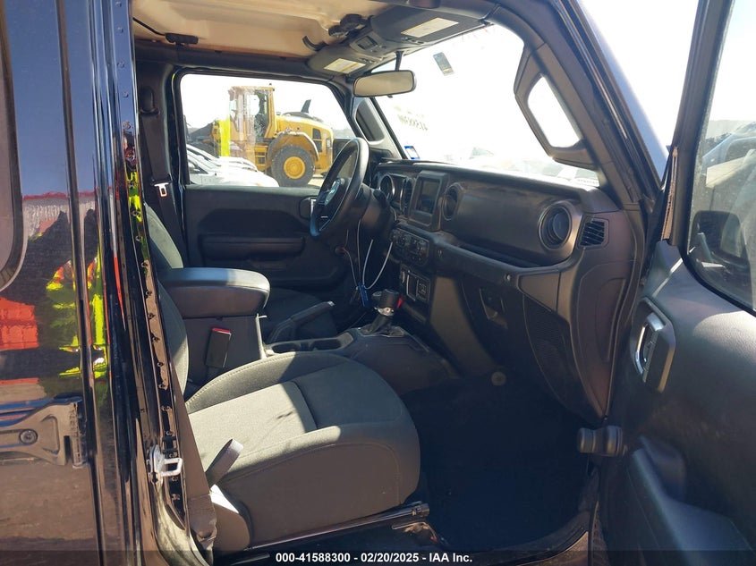 2023 Jeep Gladiator VIN 1C6HJTAG0PL574465 IAAI salvage auction — FRONT END, Salvage Title, sold $12,400 on 2026-07-28 (photo 5)