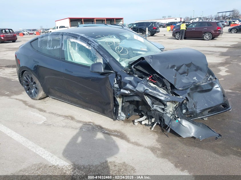 2024 Tesla Model y VIN 7SAYGDEF5RF039879 IAAI salvage auction — FRONT END, Salvage Title, sold $5,200 on 2026-07-28 (photo 1)