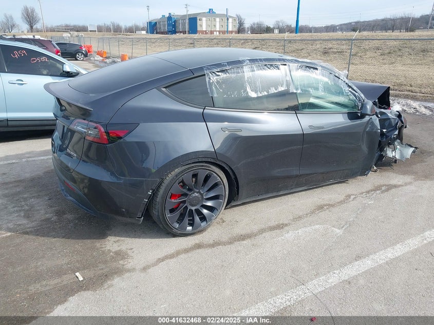 2024 Tesla Model y VIN 7SAYGDEF5RF039879 IAAI salvage auction — FRONT END, Salvage Title, sold $5,200 on 2026-07-28 (photo 4)
