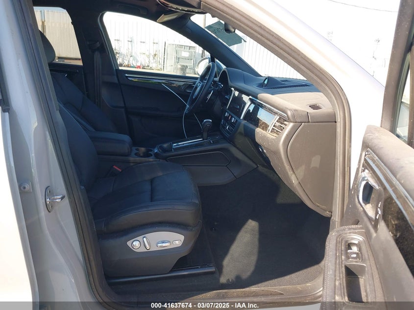 2025 Porsche Macan VIN WP1AA2A57SLB01477 COPART salvage auction — Rear, Salvage (California), sold $31,350 on 2025-05-19 (photo 5)