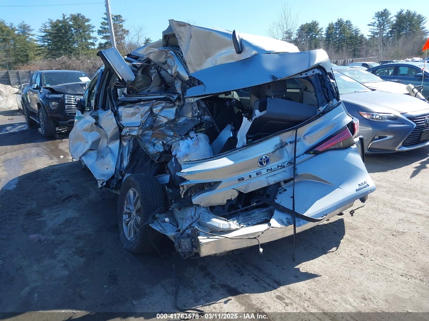2022 Toyota Sienna VIN 5TDYRKEC6NS085597 IAAI salvage auction — SIDE, Salvage (Idaho), sold $6,750 on 2026-07-17 (photo 3)