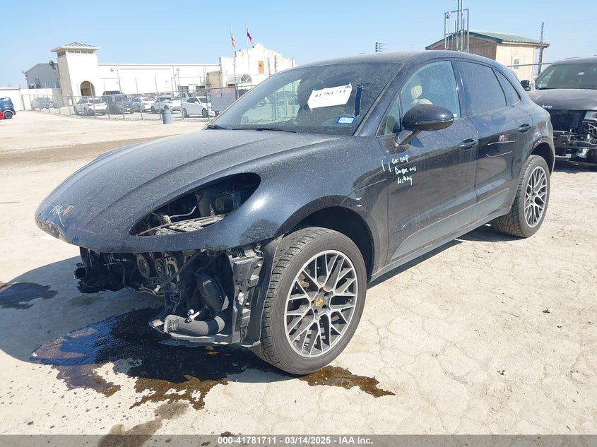 2018 Porsche Macan VIN WP1AA2A50JLB18359 COPART salvage auction — Front End, Clear (Texas), sold $9,900 on 2025-05-19 (photo 2)