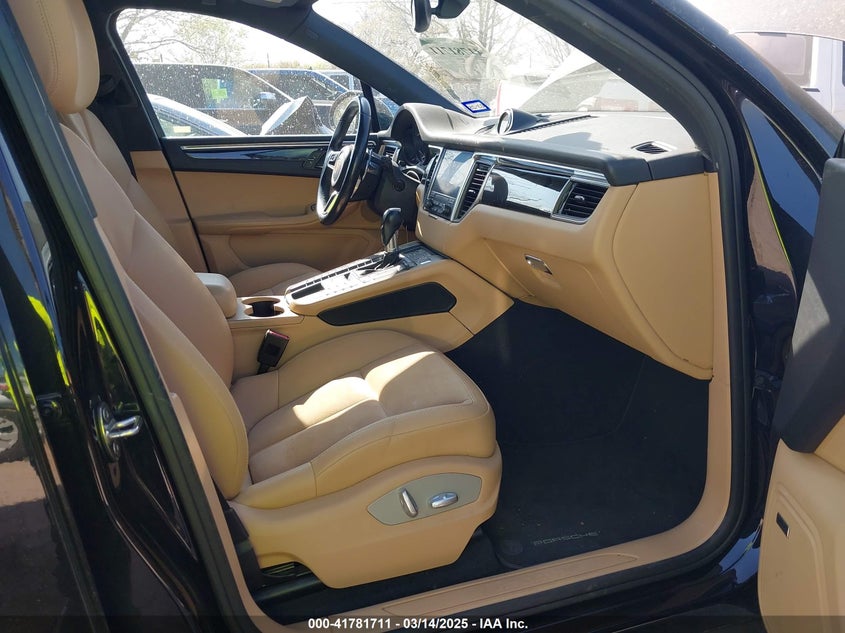 2018 Porsche Macan VIN WP1AA2A50JLB18359 COPART salvage auction — Front End, Clear (Texas), sold $9,900 on 2025-05-19 (photo 5)