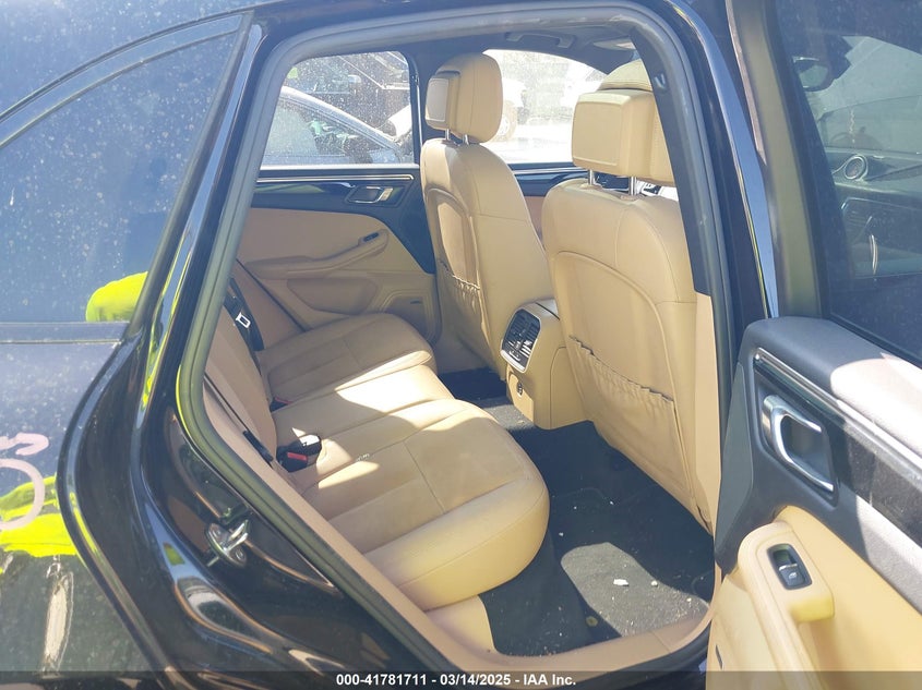 2018 Porsche Macan VIN WP1AA2A50JLB18359 COPART salvage auction — Front End, Clear (Texas), sold $9,900 on 2025-05-19 (photo 8)