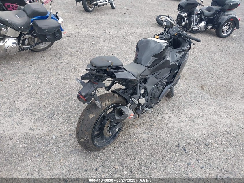 2025 Kawasaki Zx400 VIN ML5ZXCP10SDA32801 IAAI salvage auction — FRONT & REAR, Salvage Title, sold $1,950 on 2026-07-08 (photo 4)