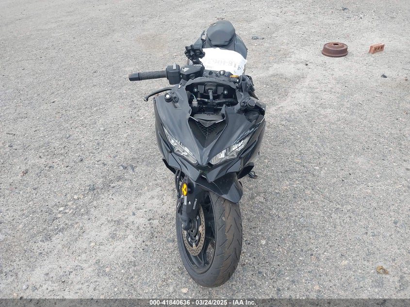 2025 Kawasaki Zx400 VIN ML5ZXCP10SDA32801 IAAI salvage auction — FRONT & REAR, Salvage Title, sold $1,950 on 2026-07-08 (photo 5)