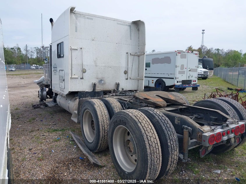 2007 Peterbilt 379 VIN 1XP5DB9X97D679404 IAAI salvage auction — ALL OVER, Salvage (Mississippi), sold $7,700 on 2026-07-08 (photo 4)