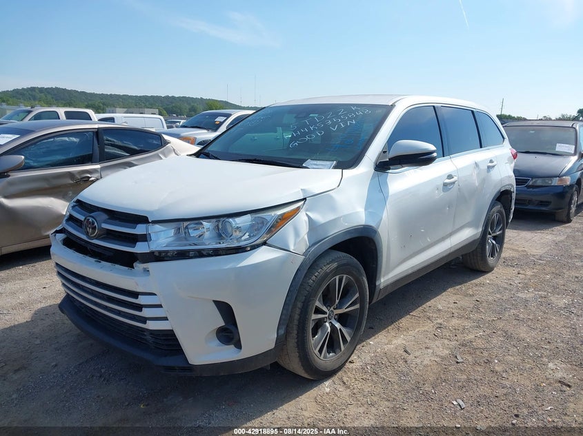 2019 Toyota Highlander VIN 5TDZZRFH4KS355848 IAAI salvage auction — FRONT END, Salvage (Oklahoma), sold $6,600 on 2026-07-21 (photo 2)