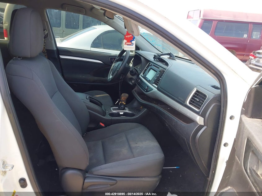 2019 Toyota Highlander VIN 5TDZZRFH4KS355848 IAAI salvage auction — FRONT END, Salvage (Oklahoma), sold $6,600 on 2026-07-21 (photo 5)
