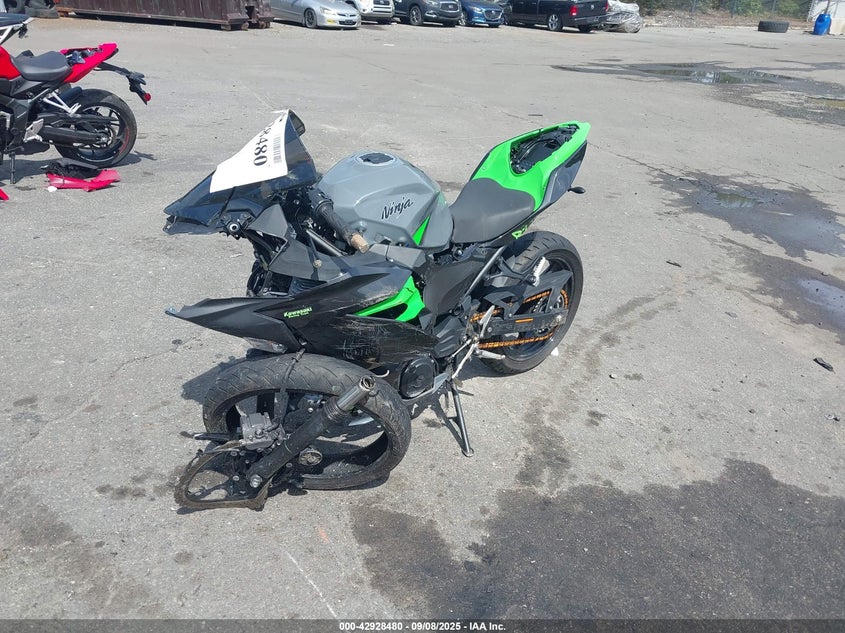2019 Kawasaki Ex400 VIN JKAEXKG13KDA33675 IAAI salvage auction — FRONT END, Salvage Title, sold $50 on 2026-07-21 (photo 2)