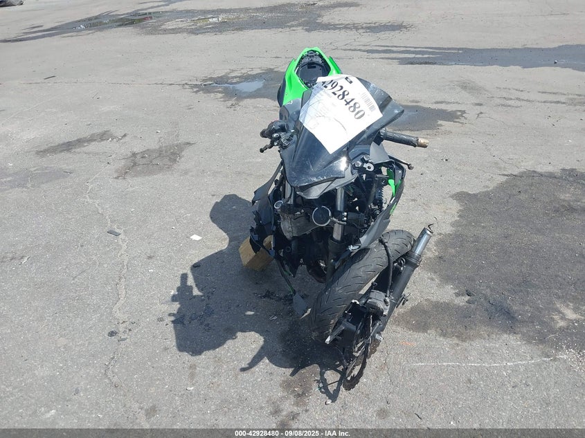 2019 Kawasaki Ex400 VIN JKAEXKG13KDA33675 IAAI salvage auction — FRONT END, Salvage Title, sold $50 on 2026-07-21 (photo 5)
