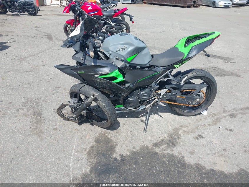 2019 Kawasaki Ex400 VIN JKAEXKG13KDA33675 IAAI salvage auction — FRONT END, Salvage Title, sold $50 on 2026-07-21 (photo 9)