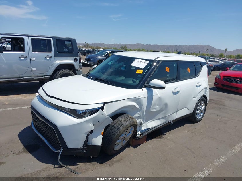 2025 Kia Soul VIN KNDJ23AUXS7949261 IAAI salvage auction — LEFT FRONT, Salvage Title, sold $4,300 on 2026-07-14 (photo 2)
