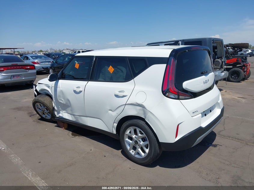 2025 Kia Soul VIN KNDJ23AUXS7949261 IAAI salvage auction — LEFT FRONT, Salvage Title, sold $4,300 on 2026-07-14 (photo 3)