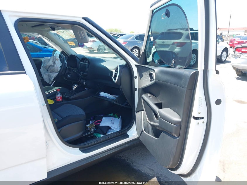2025 Kia Soul VIN KNDJ23AUXS7949261 IAAI salvage auction — LEFT FRONT, Salvage Title, sold $4,300 on 2026-07-14 (photo 5)