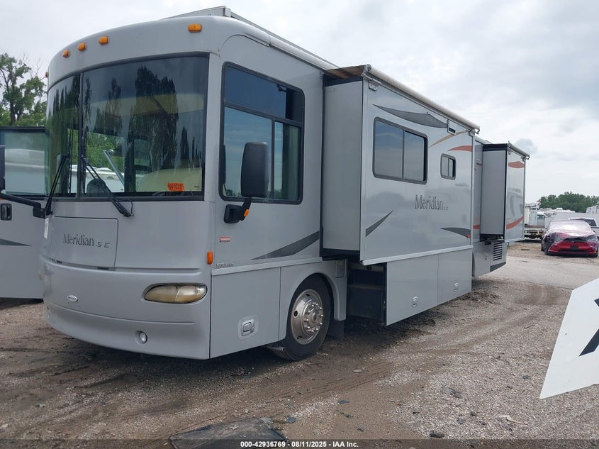 2007 Freightliner Chassis VIN 4UZACJBV77CY82055 IAAI salvage auction — WATER/FLOOD, Salvage (Kansas), sold $13,950 on 2026-09-02 (photo 2)