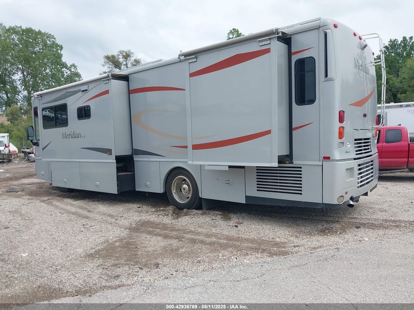 2007 Freightliner Chassis VIN 4UZACJBV77CY82055 IAAI salvage auction — WATER/FLOOD, Salvage (Kansas), sold $13,950 on 2026-09-02 (photo 3)