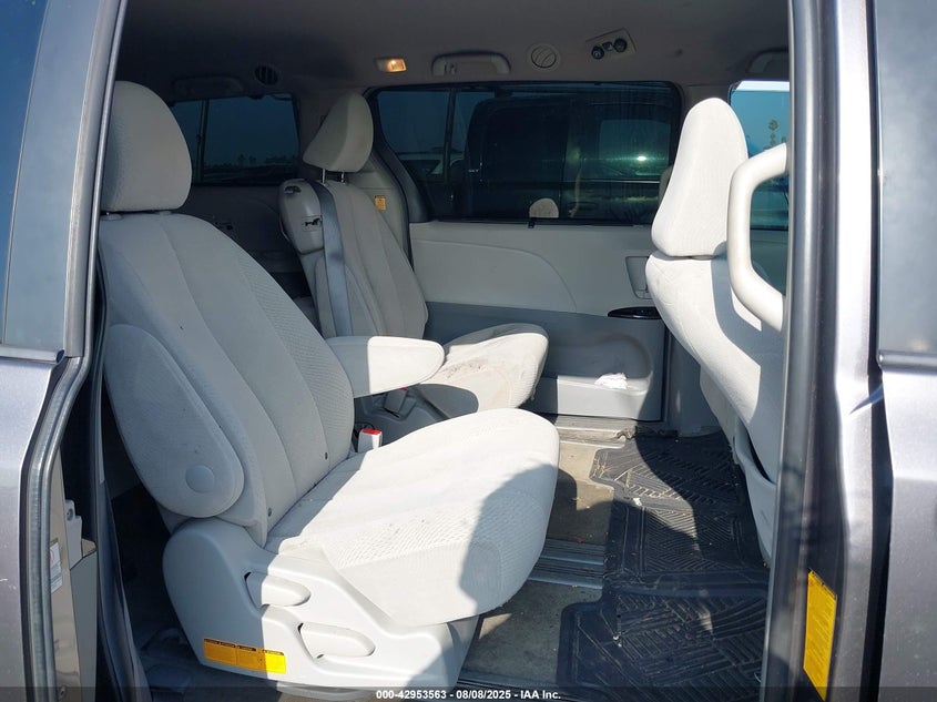 2012 Toyota Sienna VIN 5TDKK3DC2CS260829 IAAI salvage auction — FRONT END, Salvage Title, sold $1,475 on 2026-07-13 (photo 8)