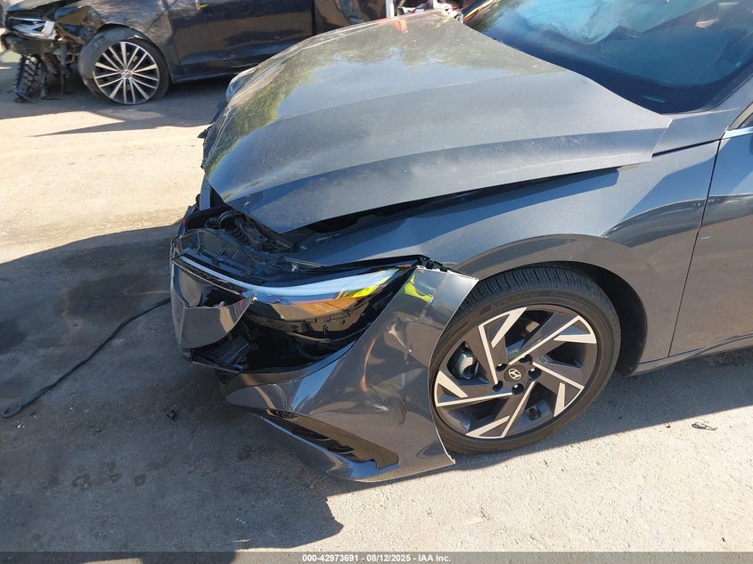 2025 Hyundai Elantra VIN KMHLS4DG7SU930927 IAAI salvage auction — Front End, Salvage (Utah), sold $4,100 on 2026-07-09 (photo 6)