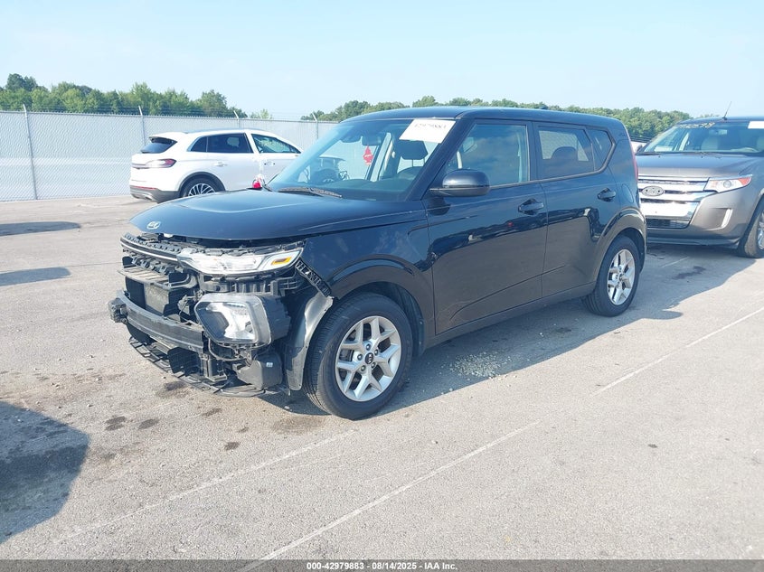 2021 Kia Soul VIN KNDJ23AU7M7739915 IAAI salvage auction — RIGHT SIDE, Salvage (Indiana), sold $1,900 on 2026-07-30 (photo 2)